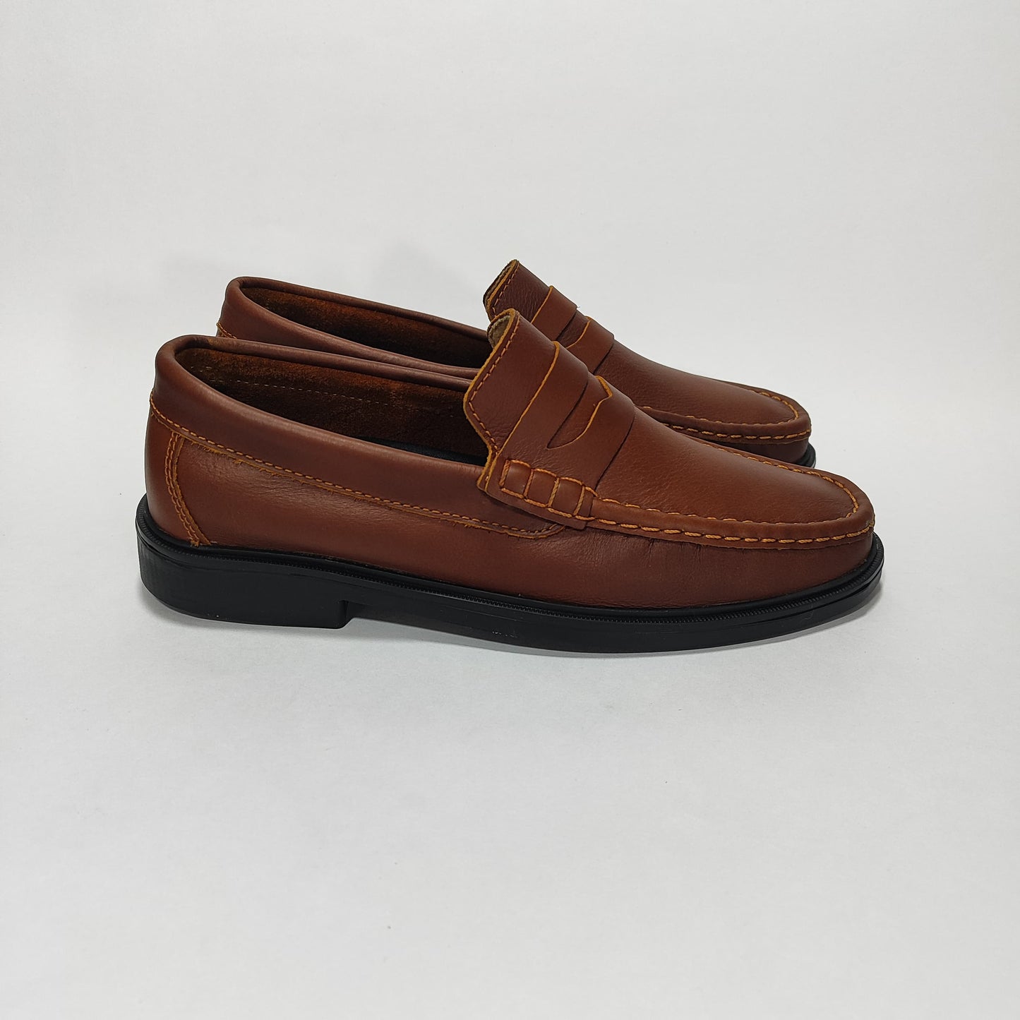 mocasin clasico coñac cuero Carazzi23
