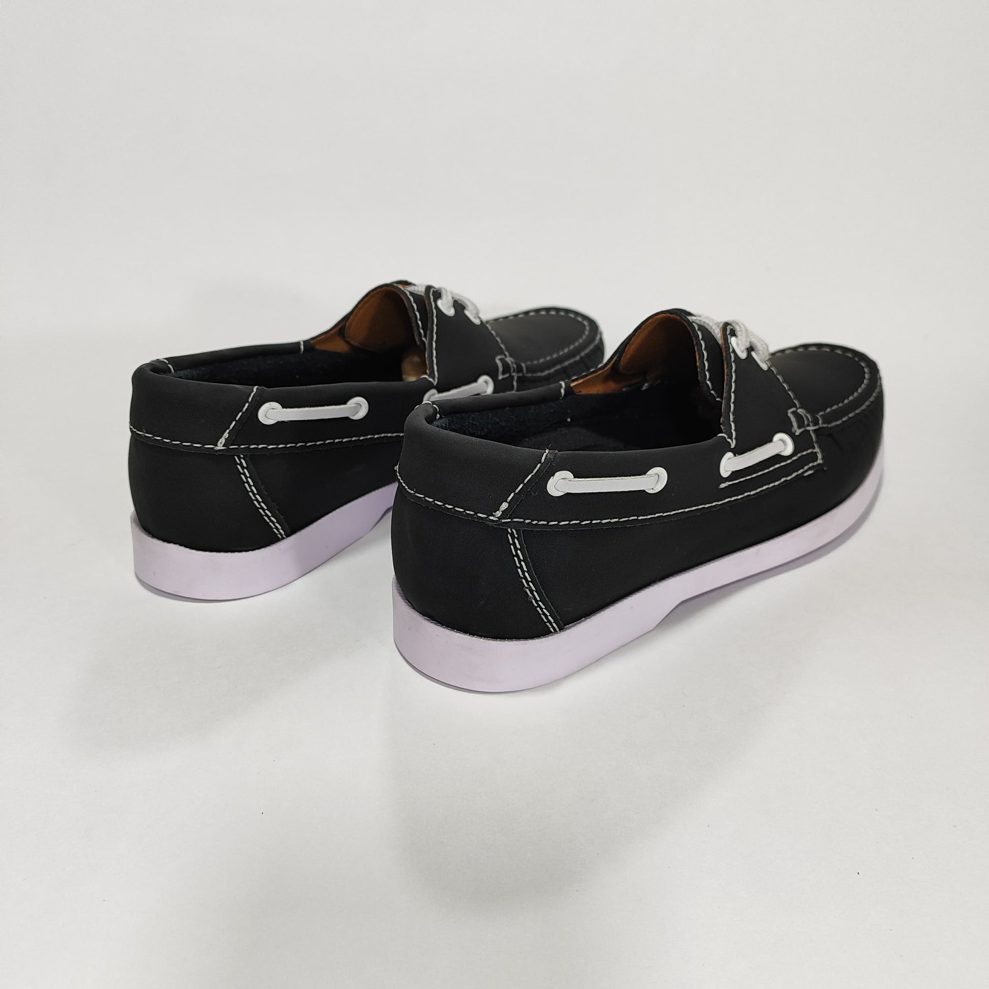 apache 222 negro x blanco basecuero Carazzi23