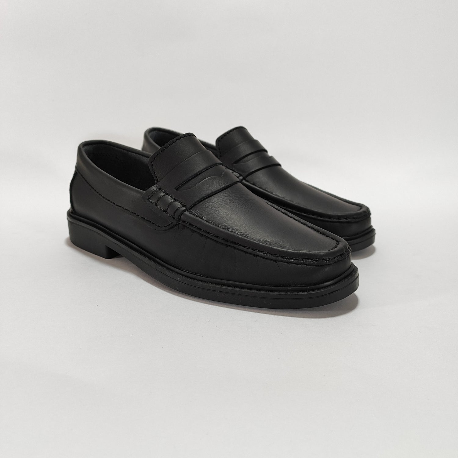 mocasin clasico negro cuero Carazzi23