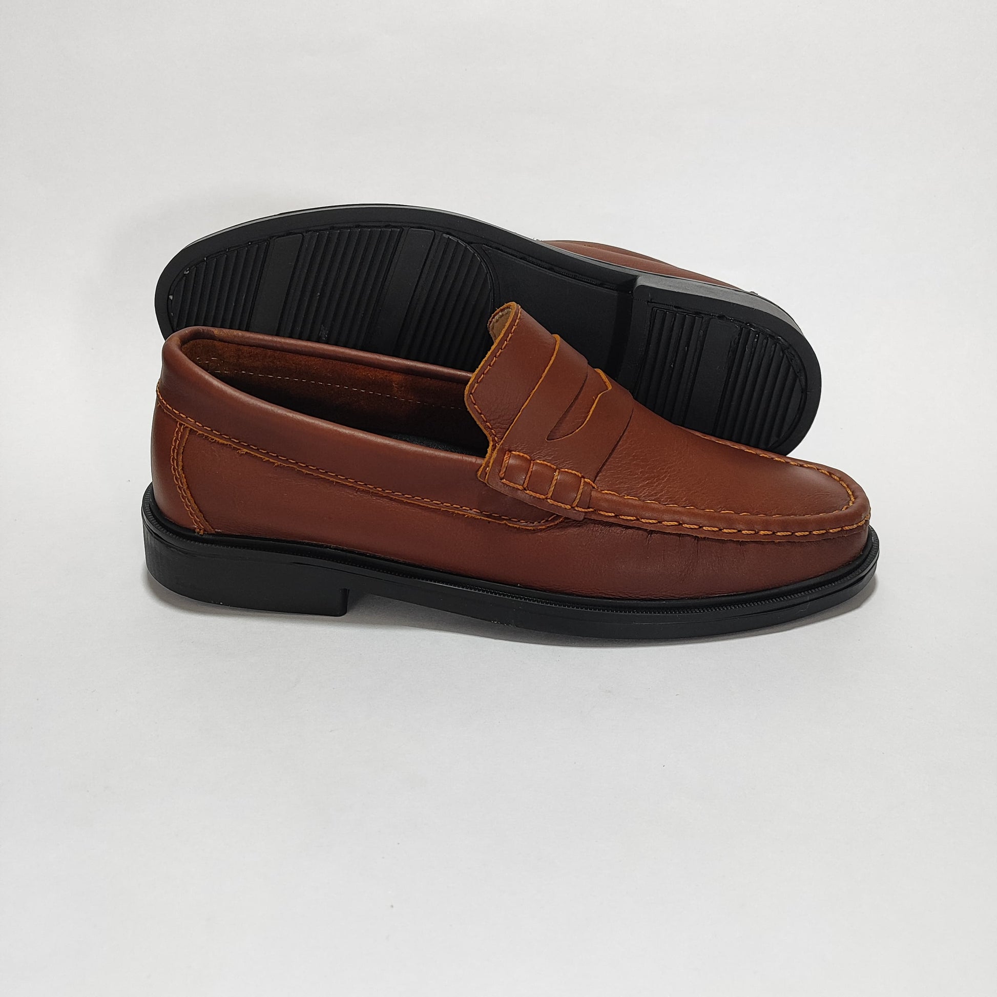 mocasin clasico coñac cuero Carazzi23