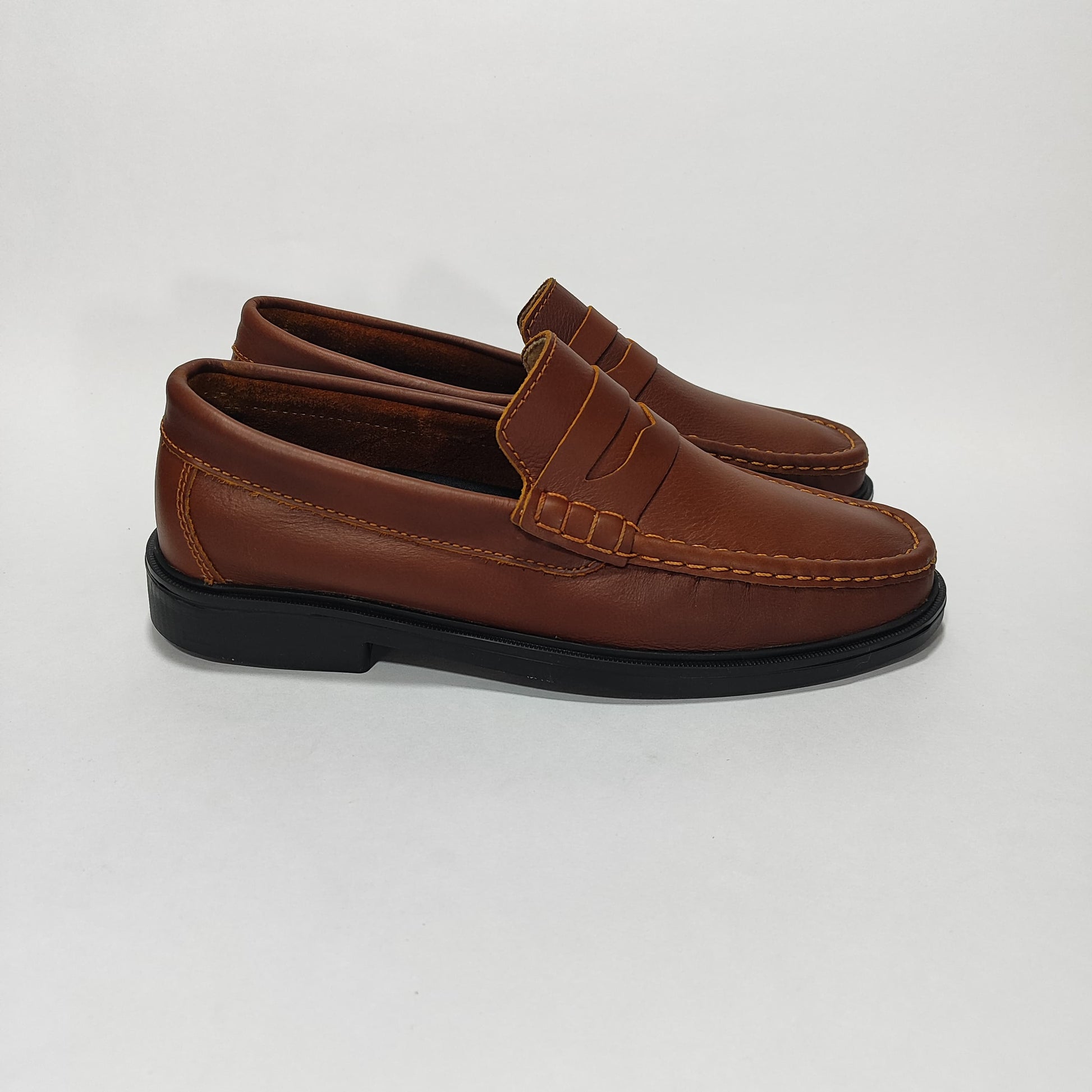 mocasin clasico coñac cuero Carazzi23
